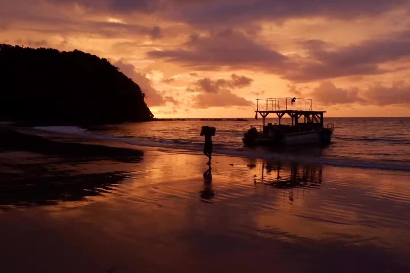 Dolphin Bay Island Resort Kota Belud Екстер'єр фото