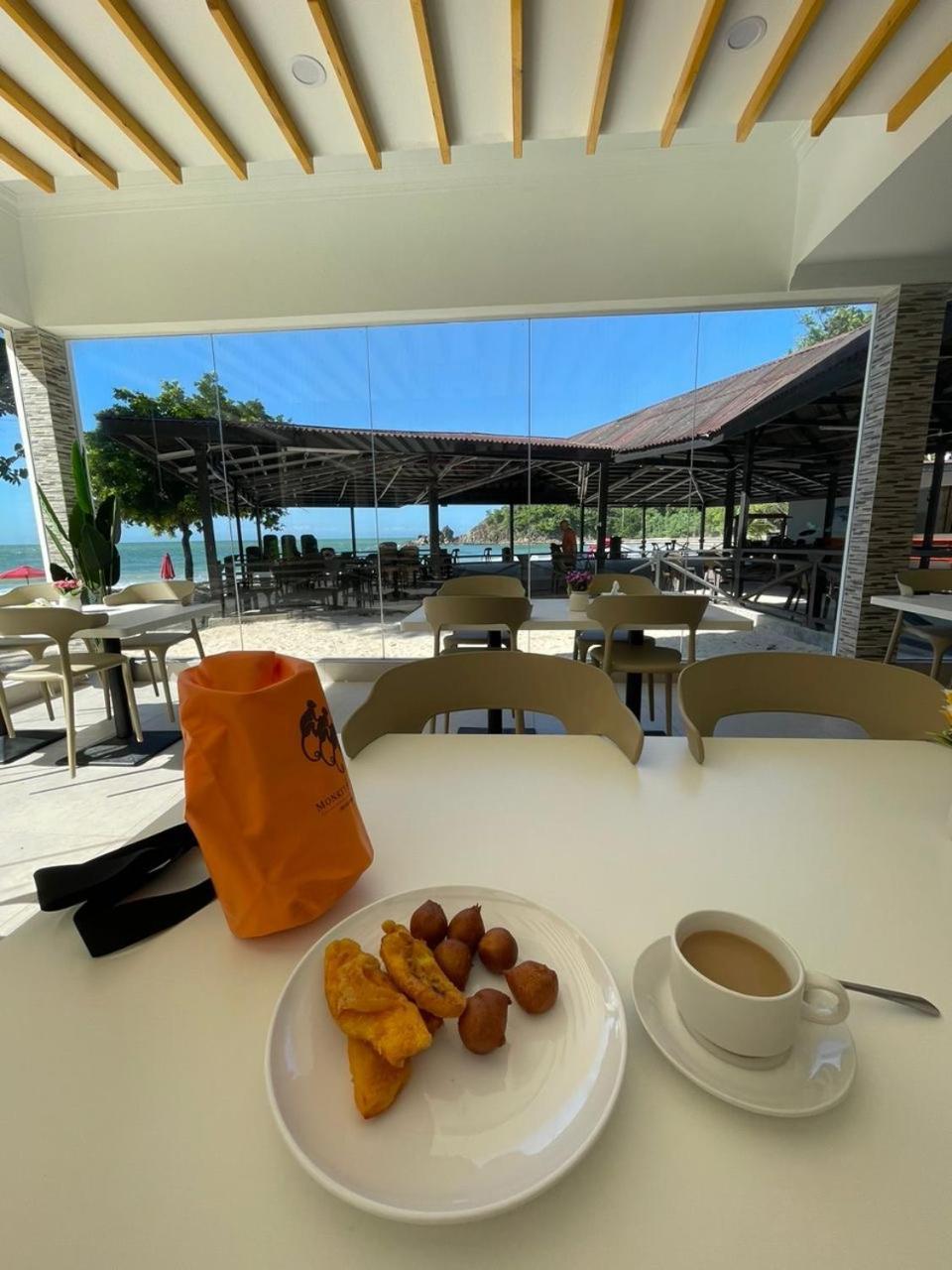 Dolphin Bay Island Resort Kota Belud Екстер'єр фото
