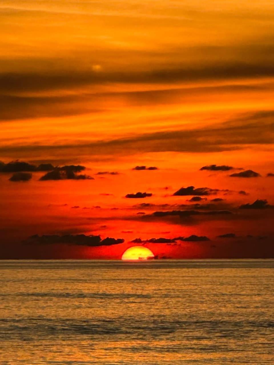 Dolphin Bay Island Resort Kota Belud Екстер'єр фото