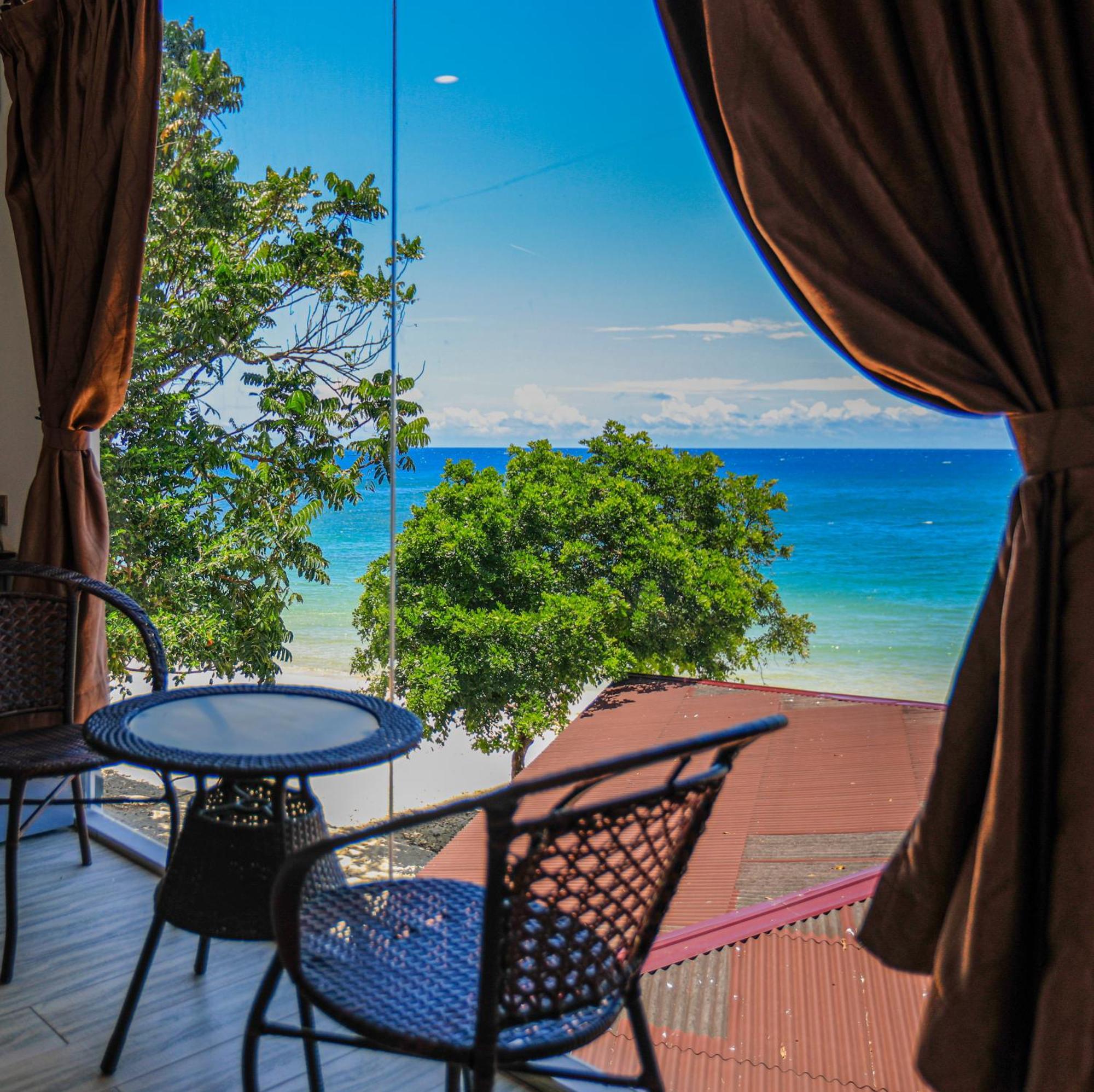 Dolphin Bay Island Resort Kota Belud Екстер'єр фото